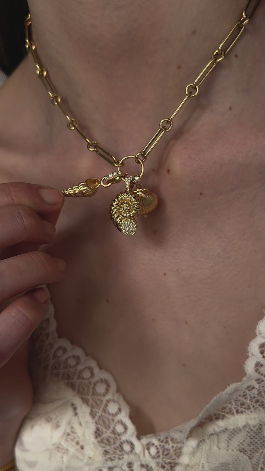 Petite Venus Locket